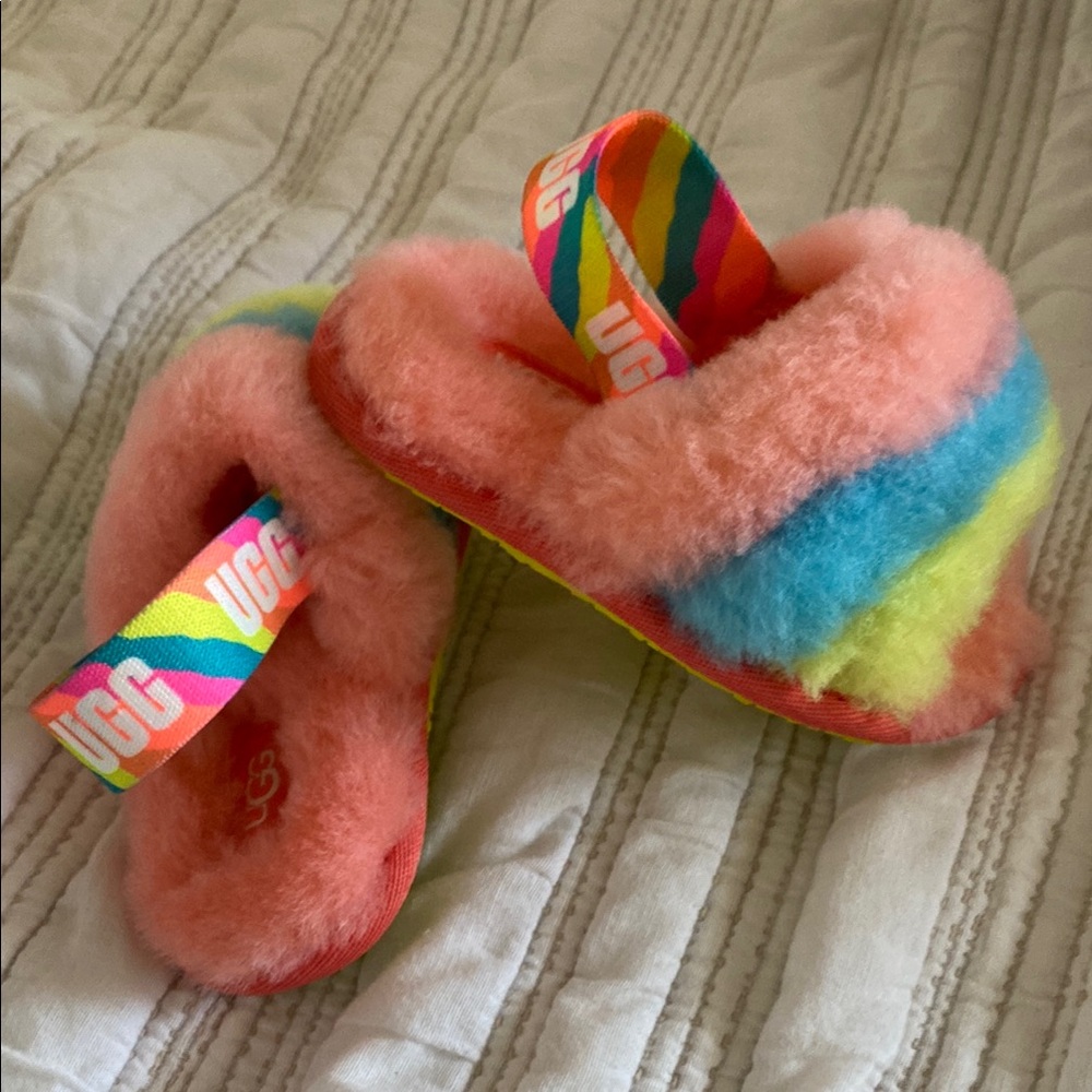 UGG Kids' Fluffy Rainbow Sandals - Picture 4 of 4